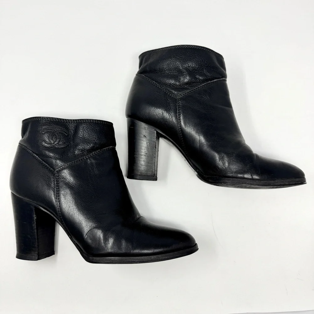 CHANEL Black Leather CC Logo Ankle Booties Block Heel Size 38